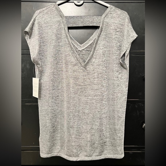 NWT Stella & Dot Women Silver Metallic Sheer V Neck Shirt size Large - Picture 2 of 7